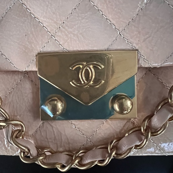 ❤️‍🔥CHANEL ❤️‍🔥QUILTED CRINKLED PATENT LEATHER CLASSIC JUMBO SINGLE FLAP BAG - Picture 10 of 15